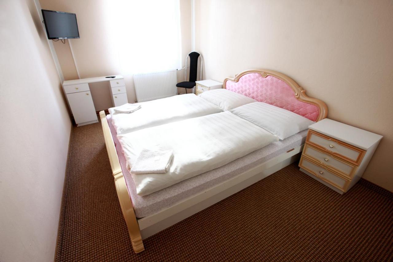 Hotel Slavie Klášterec nad Ohří Eksteriør bilde